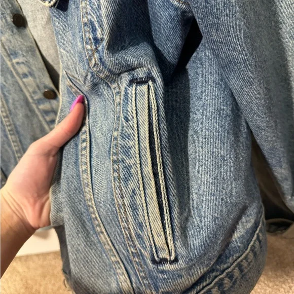 Vintage Levi’s Jean jacket - Picture 4 of 8